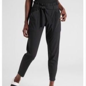 Athleta Black Skyline Stretch Belted Pants 12